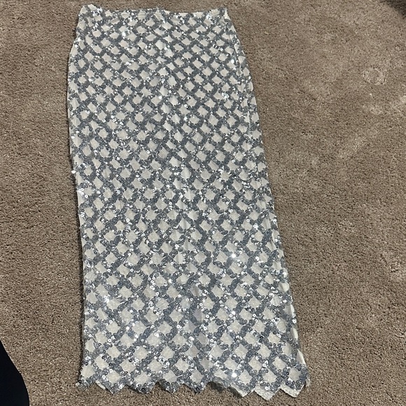 Dresses & Skirts - Elegant Silver Patterned Women's Skirt
